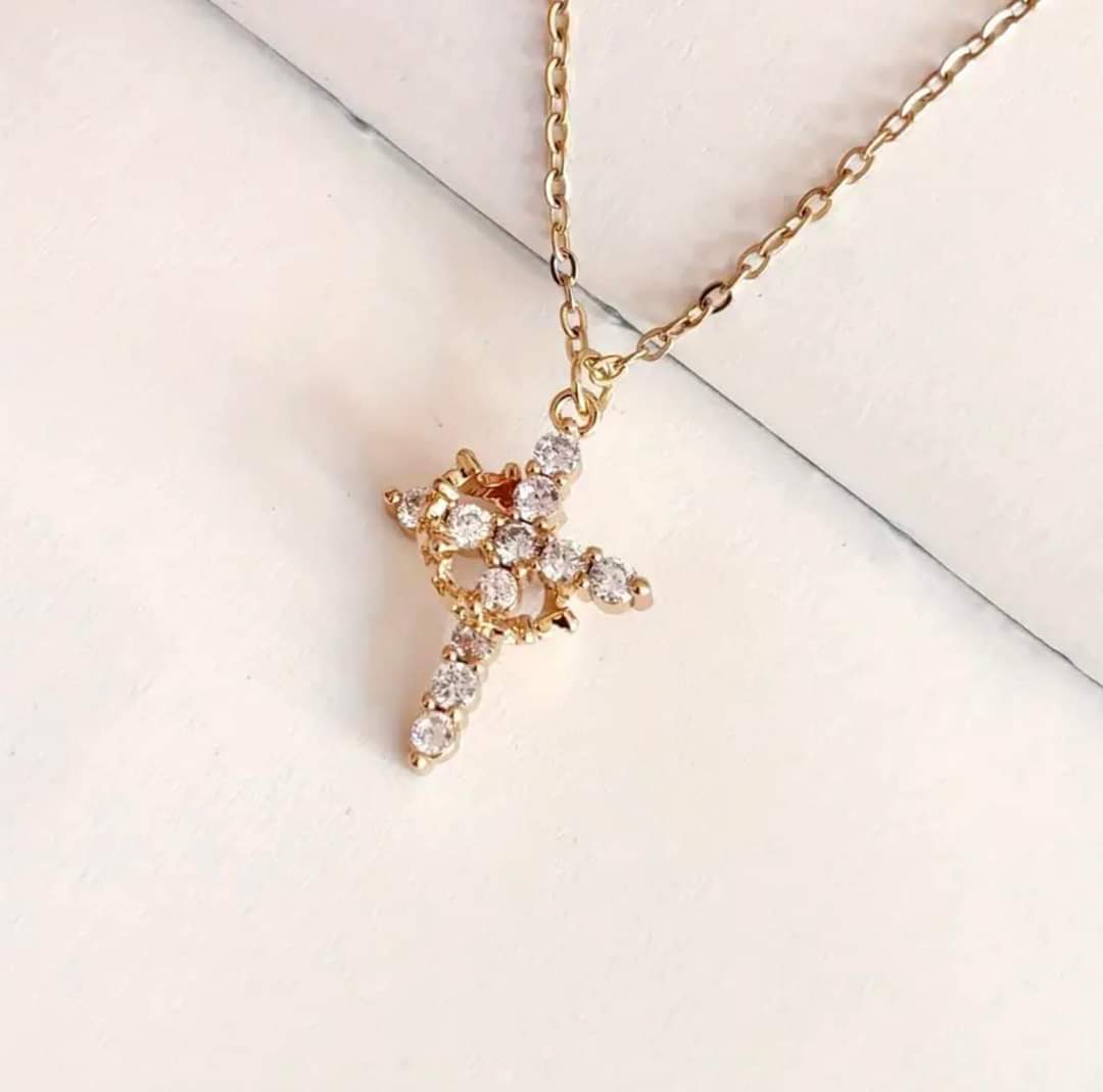 Crown Fit for a King Necklace